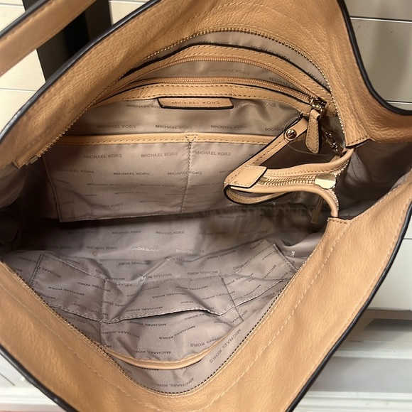 Michael Kors Evie butternut rose hobo shoulder bag - Picture 3 of 8